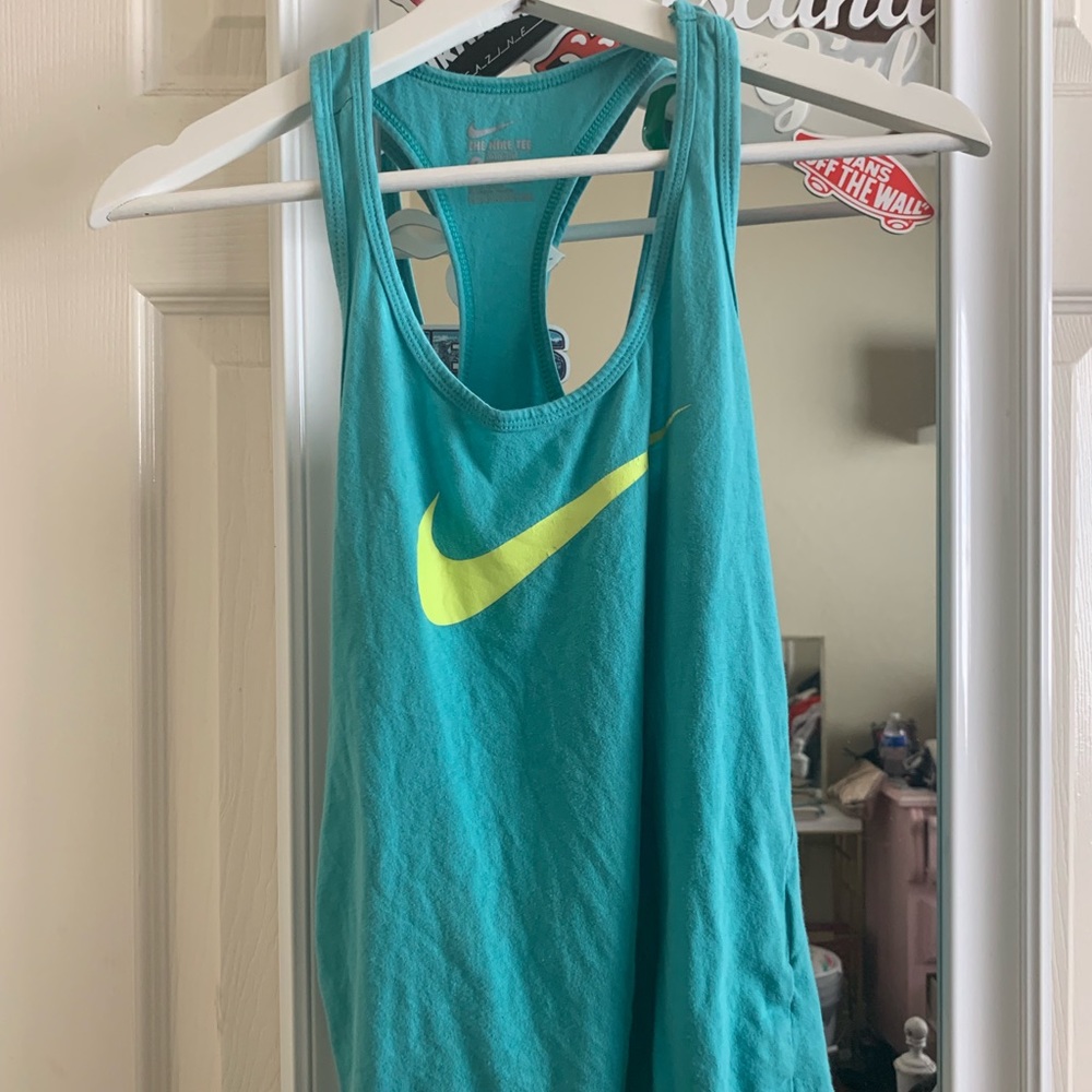 workout shirt